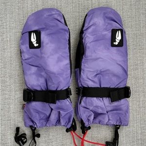 Crab Grab cinch mittens in Women’s size Small - Medium color Sky Violet